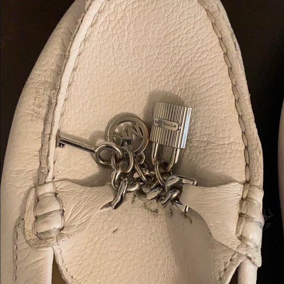 Really comfortable Michael Kors shoes use - Picture 2 of 8